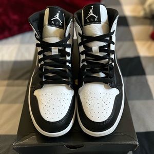 Air Jordan 1 Mid White Shadow (VNDS) Mens size 13